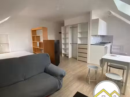 studio semi-meublé