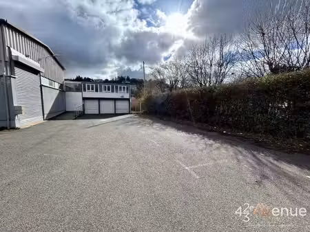 local d'activité de 260 m2 à villars