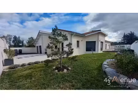 villa moderne sur la commune d andrezieux