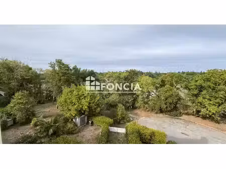 t2 avec balcon et vue sur l'anse de penfoul