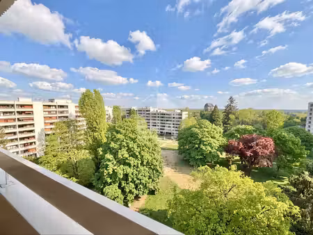 orléans  t3 de 73 m²  7e étage avec ascenseur  balcon plein sud  dpe c  parking et cave