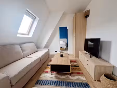 deux pièces à louer rue de la boétie