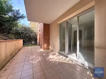 appartement t3 en rez-de-jardin avec terrasse et piscine