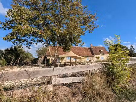 indre - charmante propriété ancienne avec trois chambres  deux pièces de réception et un g