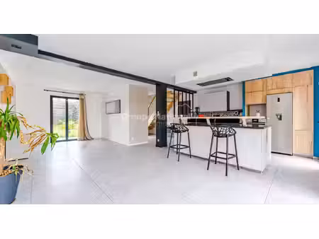 thilouze - maison récente - 4 chambres - dpe a - terrain de 906 m²