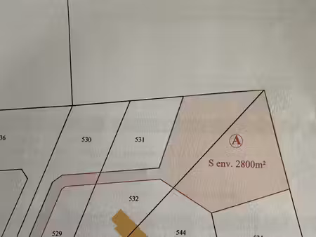 terrain constructible de 2800m²