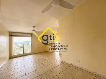 a vendre appartement f2 à saint-andré  terrasse  parking  idé