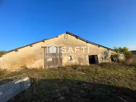 ancien chai a rehabiliter sur terrain de 3400m²