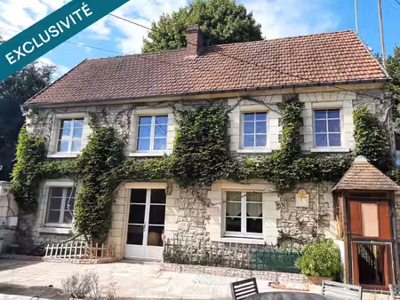 belle maison entre la ville et un beau village