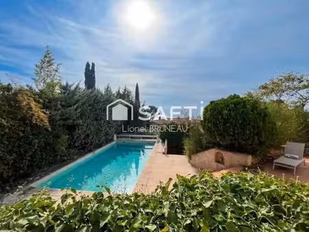 vue mer d'exception à sanary-sur-mer : villa lumineuse de 135 m²  grande piscine et jardin