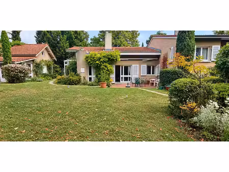 propriété avec piscine et jardin tassin le bourg - tassin-la-demi-lune (69)