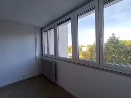 t4 avec ascenseur