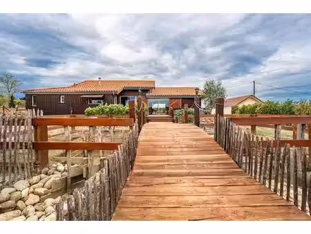 maison en bois auto construite dans un esprit loft en béarn