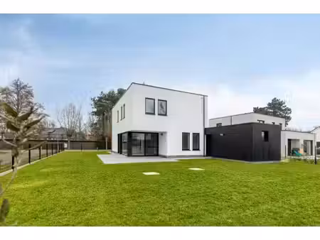 volledig afgewerkte nieuwbouwvilla met 3 slaapkamers in sint-idesbald
