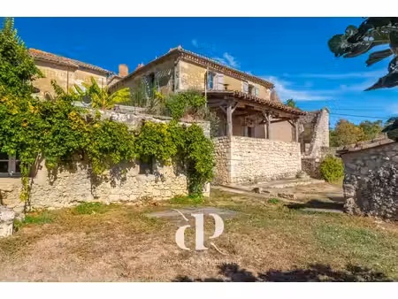 une maison de village pleine de charme offrant un potentiel d'accueil exceptionnel