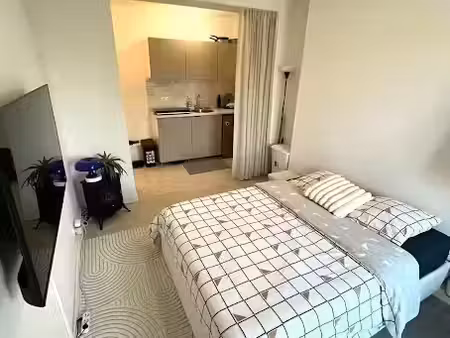 location appartement 1 pièce 17 m² à pantin (93500)  723 €