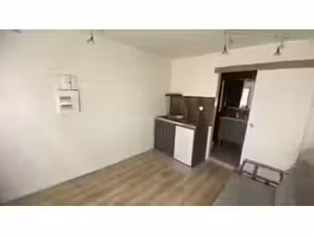 location appartement 1 pièce 13 m² à paris 10ème (75010)  683 €