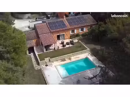 maison de 144 m² avec piscine + deux appartements indépendants loués