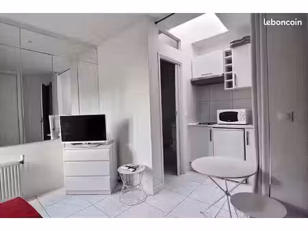 location meublée appartement 1 pièce 16 m² à paris 8ème (75008)  820 €