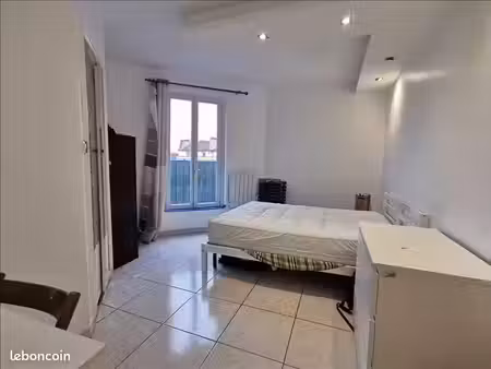 location meublée appartement 2 pièces 36 m² à aubervilliers (93300)  940 €