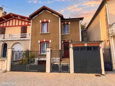 propriété 6 pièces 146 m²