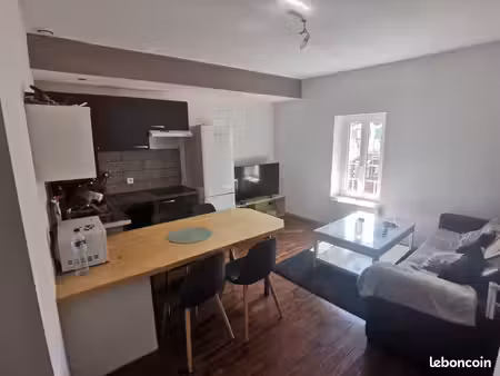 appartement meublé 2 chambres 1er étage