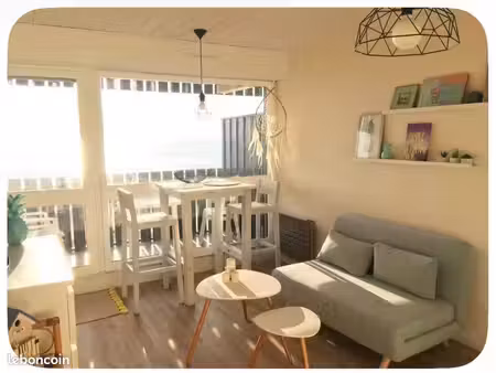 studio avec parking vue océan