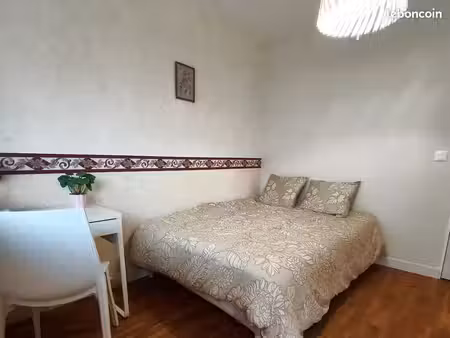 chambre privée dans appartement partagé université cergy-pontoise-rer a cergy-préfecture-e