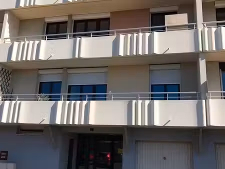 très bel f3 avec terrasse  parking  cave à gerzat