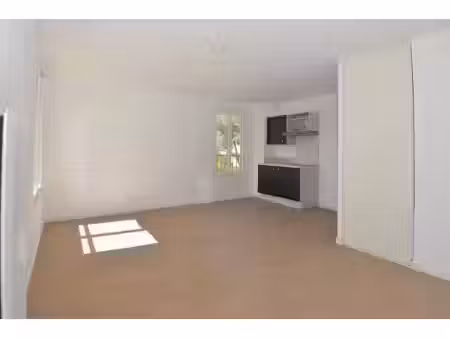 location appartement 1 pièce 32.7 m² à castelnau-le-lez (34170)  758 €
