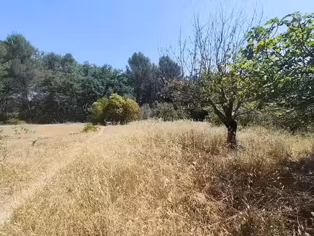 vente terrain 2000 m² à eguilles (13510)  650 000 €