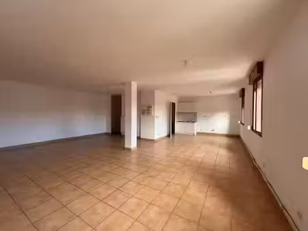 location appartement 4 pièces 109 m² à danizy (02800)  800 €