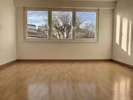 location appartement 3 pièces 62 m² à lorient (56100)  880 €