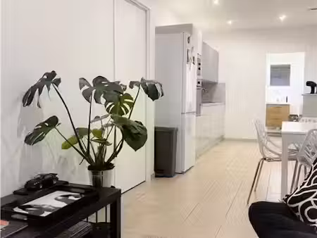 location meublée appartement 4 pièces 80 m² à nimes (30000)  470 €