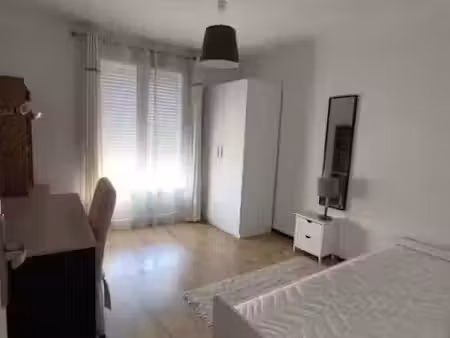 location meublée chambre 1 pièce 12 m² à nimes (30000)  450 €