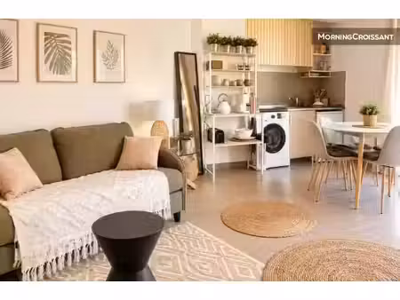 location meublée appartement 1 pièce 20 m² à bandol (83150)  550 €