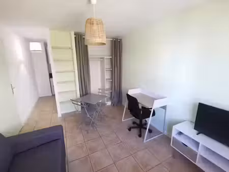 location meublée appartement 1 pièce 19.18 m² à sainte clotilde (97490)  587 €