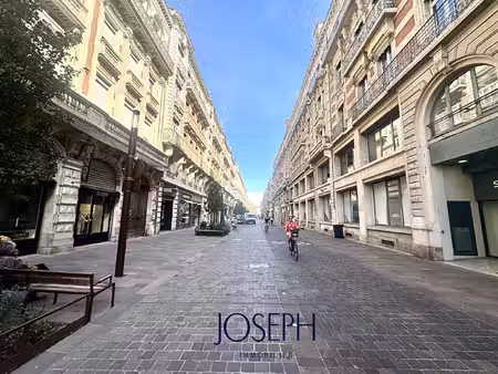 rue de metz  murs commerciaux.