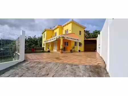 location maison 4 pièces 128.55 m² à fort de france (97200)  1 500 €