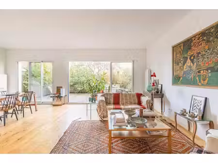 appartement traversant avec grande terrasse végétalisée