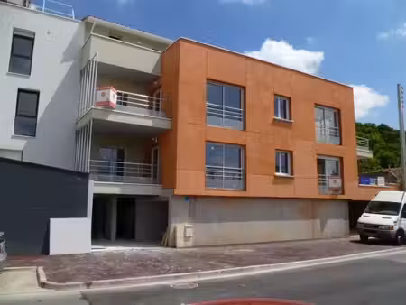 cenon - appartement t1 avec terrasse et parking