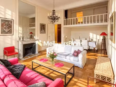 paris 8ème - à louer - grand 3 pièces meublé de 85 m² avec parking