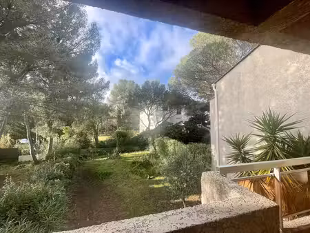 t3 rénové - charme et calme à boulouris (plage à 400m) en de