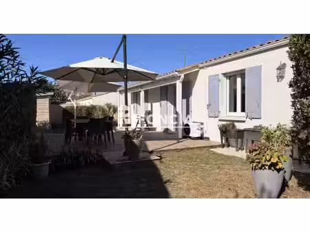 salles sur mer  à moins de 2kms de la plage de châtelaillon et à deux pas des commerces