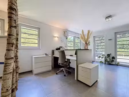 une opportunité rare à embourg ! bureau de ±77m²