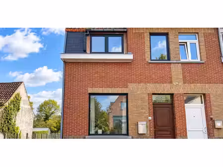 maison à louer à burst pour € 900 avec 3 chambres à coucher