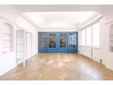 bureau de 63 m² au rez-de-chaussée !