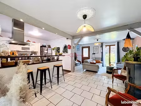 maison 8 pièces 160 m²
