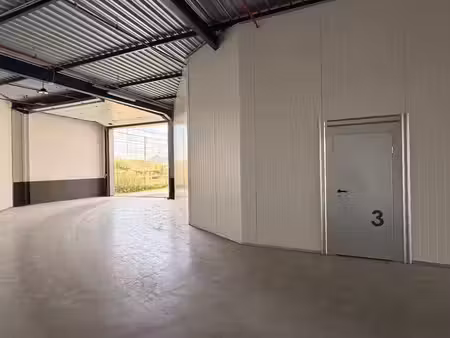 espace de stockage  15 m²  près du périphérique et de l'e19