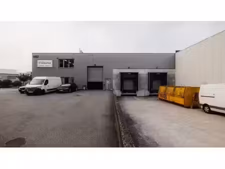 opslagruimte met kantoren te huur - willebroek